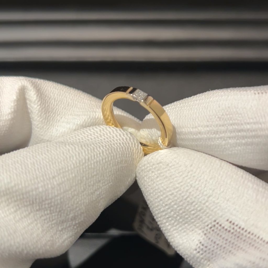 GDR-320 Design dames ring in geelgoud met princess diamant 0.14 Kt maat 17