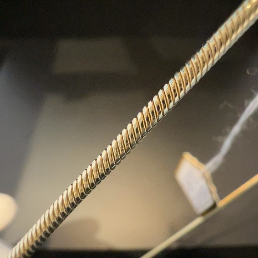 GUC-365 14 kt geelgouden slang collier 42,5 cm