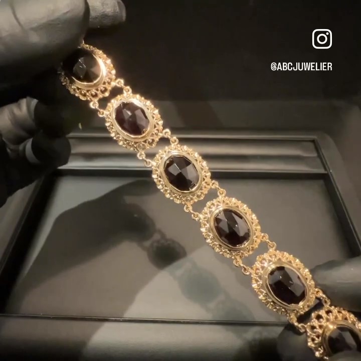 GDA-416 14 kt prachtige Vintage dames armband bezet met gefacetteerde granaat 19 cm